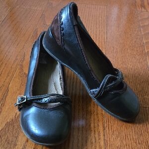 Xhilaration Black Dress Shoes with Elegant Strap